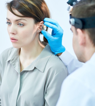 отоларинголог